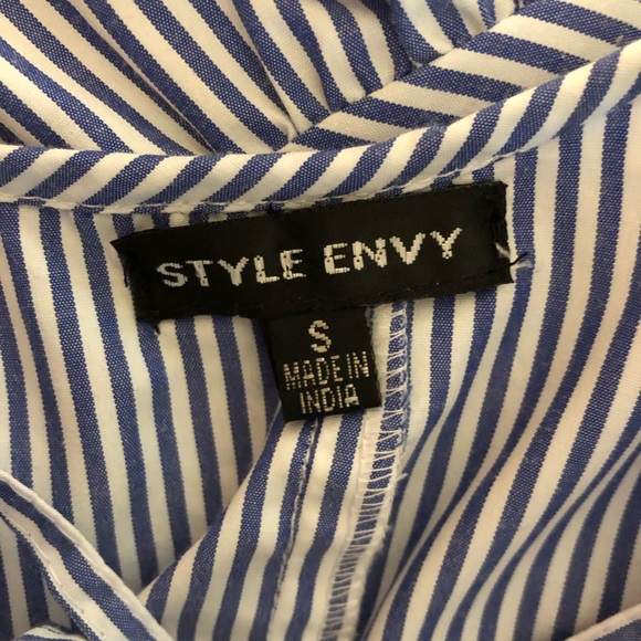 Cute blue/white striped top - Picture 5 of 5